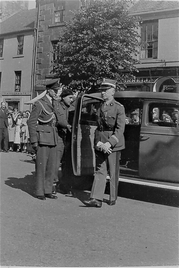 Władysław Sikorski is seen getting out of a car in South Street in this image. Picture: Tad Kucharski.