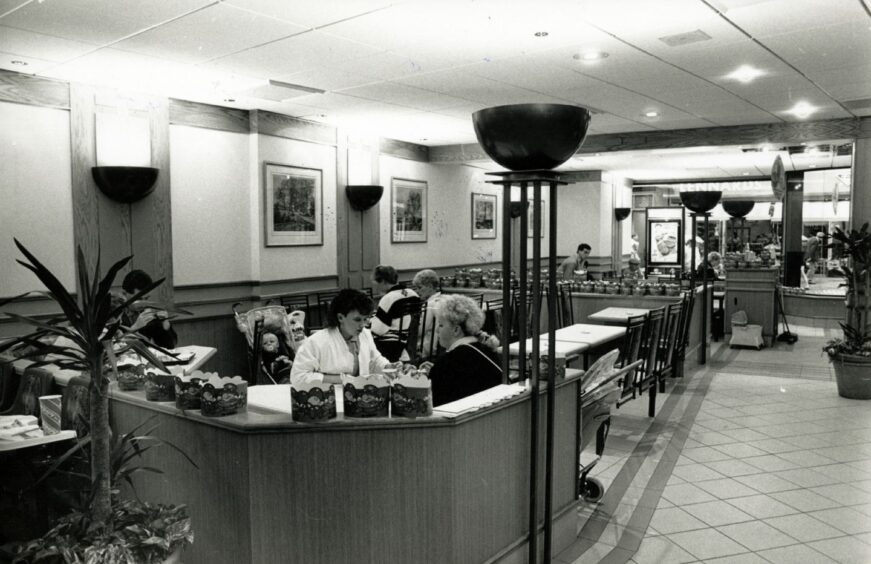 Wimpy's in the Murraygate in 1988, when the branch took a footfall hit after McDonald's opened.