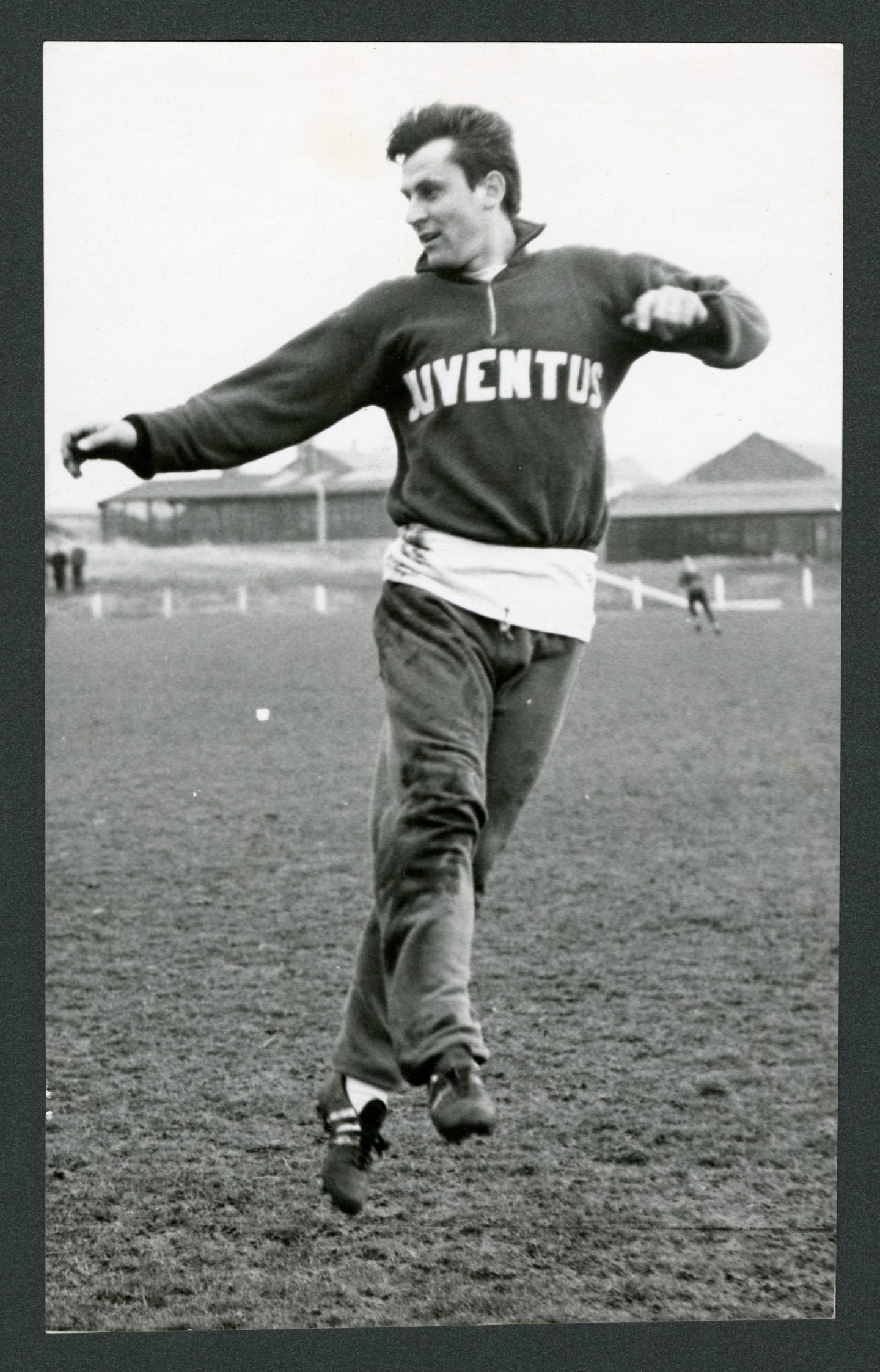 Juventus keeper Roberto Anzolin trains at North End Park before the Uefa Cup match at Tannadice.