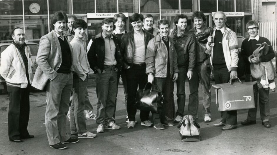 The Dundee Rockets with their bags as they head off to London to face the Durham Wasps in the final in 1983. 