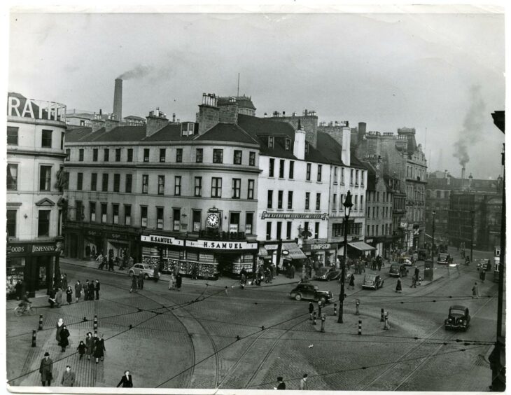 The corner of Reform Street in 1952 with the iconic Samuel clock in all its glory.