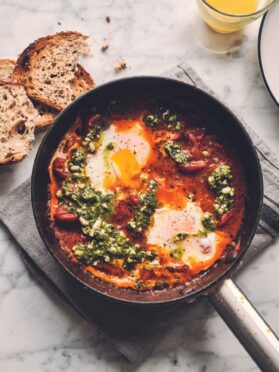 Pesto baked eggs recipe