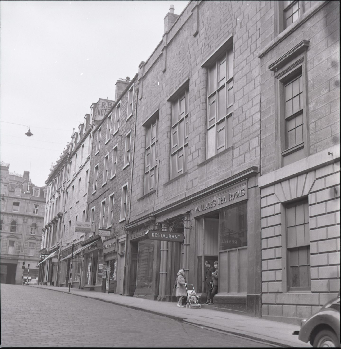 The Auld Dundee Pie Shop in 1965.