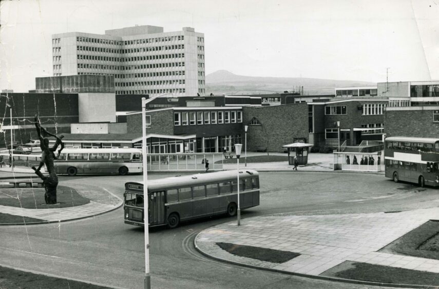 The entrance to the Glenrothes Kingdom Centre from the bus stance. 1976.