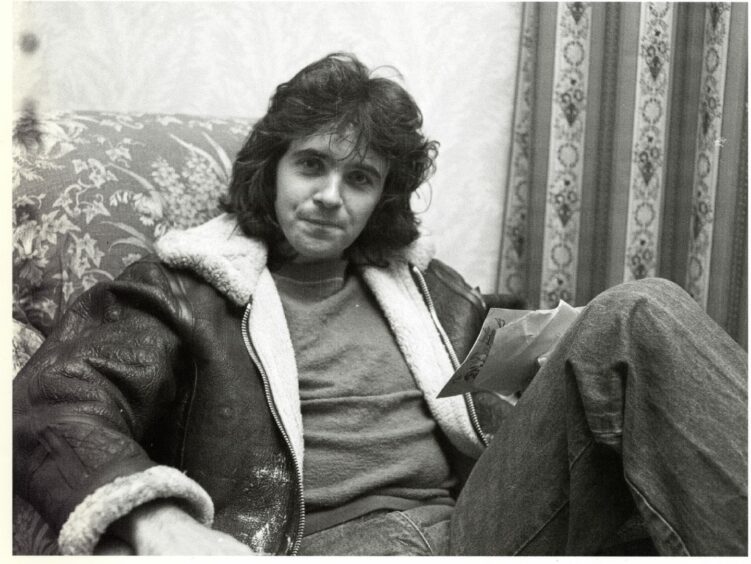 David Essex backstage before his performance at the Caird Hall, Dundee. 26 September 1975.
