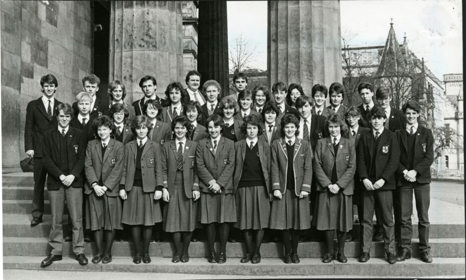 Pupils on the steps of the High School.