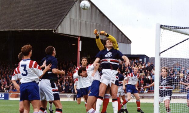 Forgotten pictures tell story of Dundee’s dramatic win over Rangers – and that fedora
