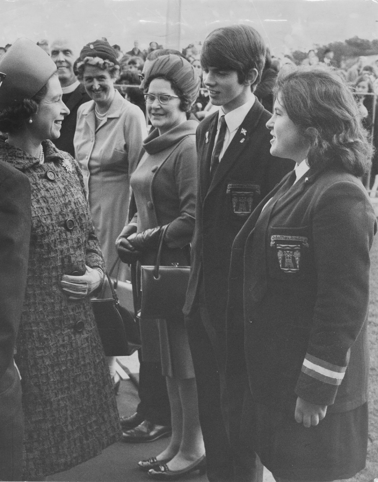 The Queen meeting pupils at Hazlehead Academy