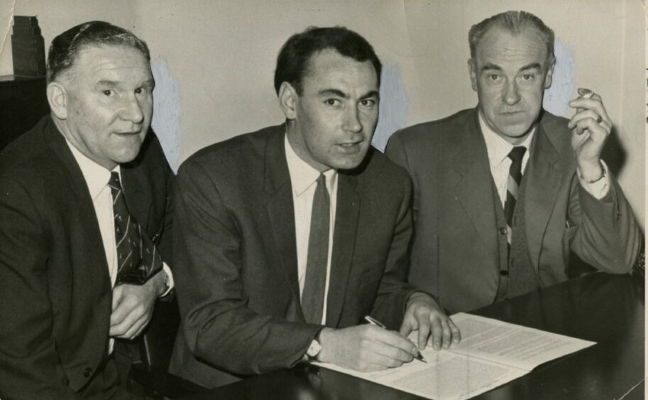 Alan Gilzean alongside Bill Nicholson and Bob Shankly after signing for Tottenham. Image: DC Thomson.