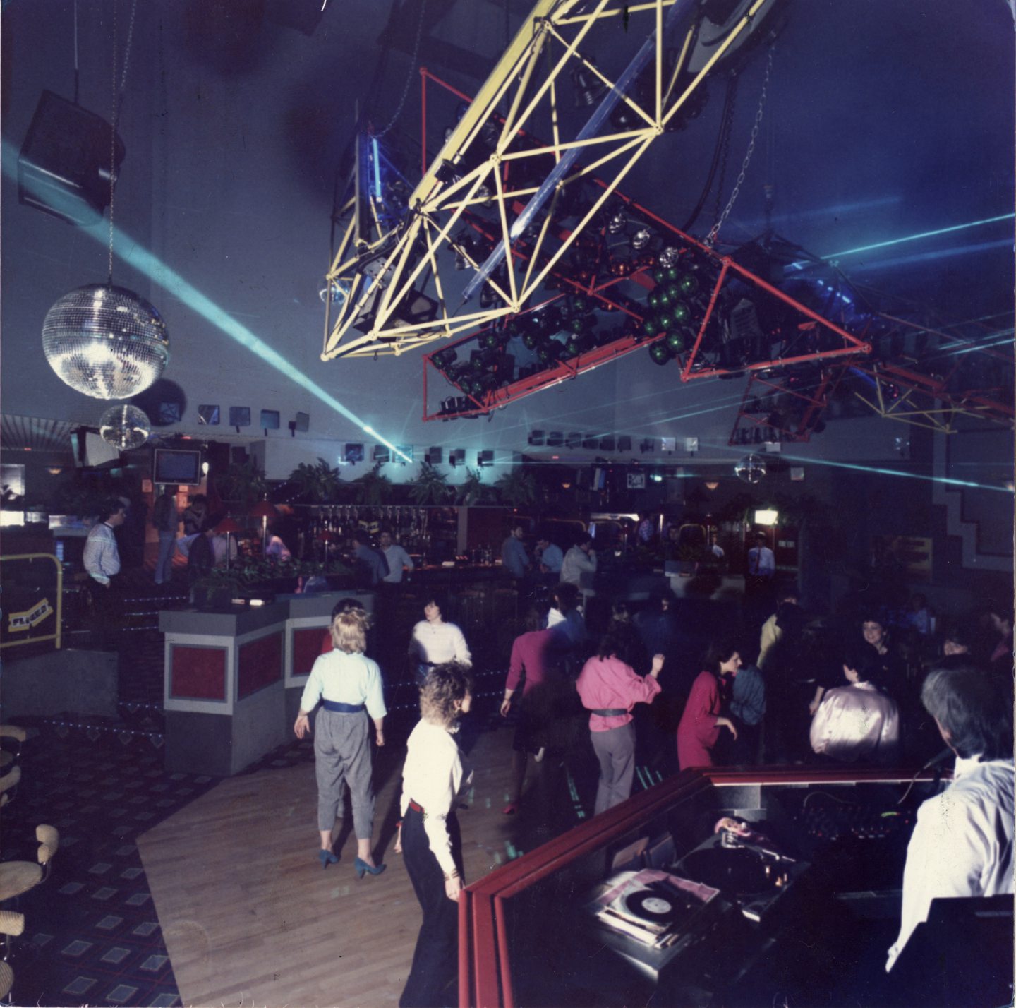 Who could forget the spectacular laser lighting system at Flicks, pictured in 1986. Image: DC Thomson.