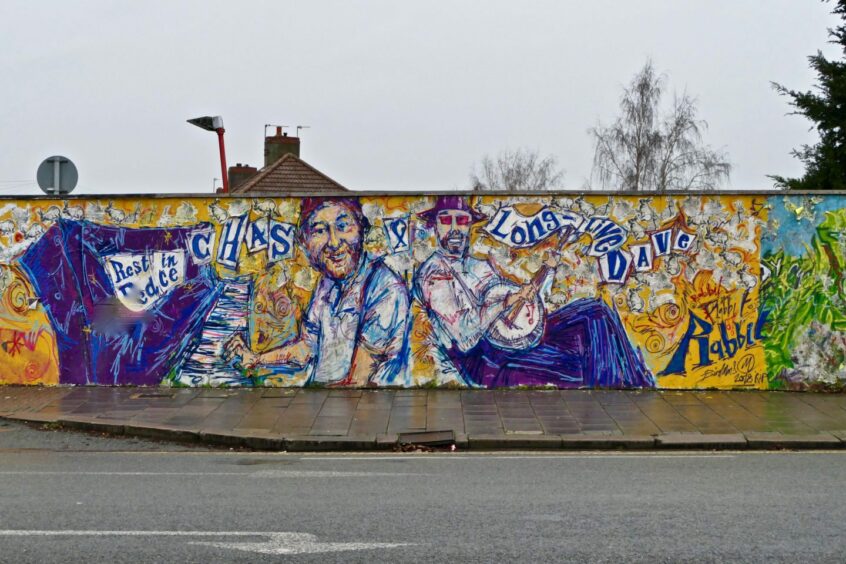 'Rest in Peace Chas and Long Live Dave' graffiti in London. Image: Geoffrey Swaine/Shutterstock.