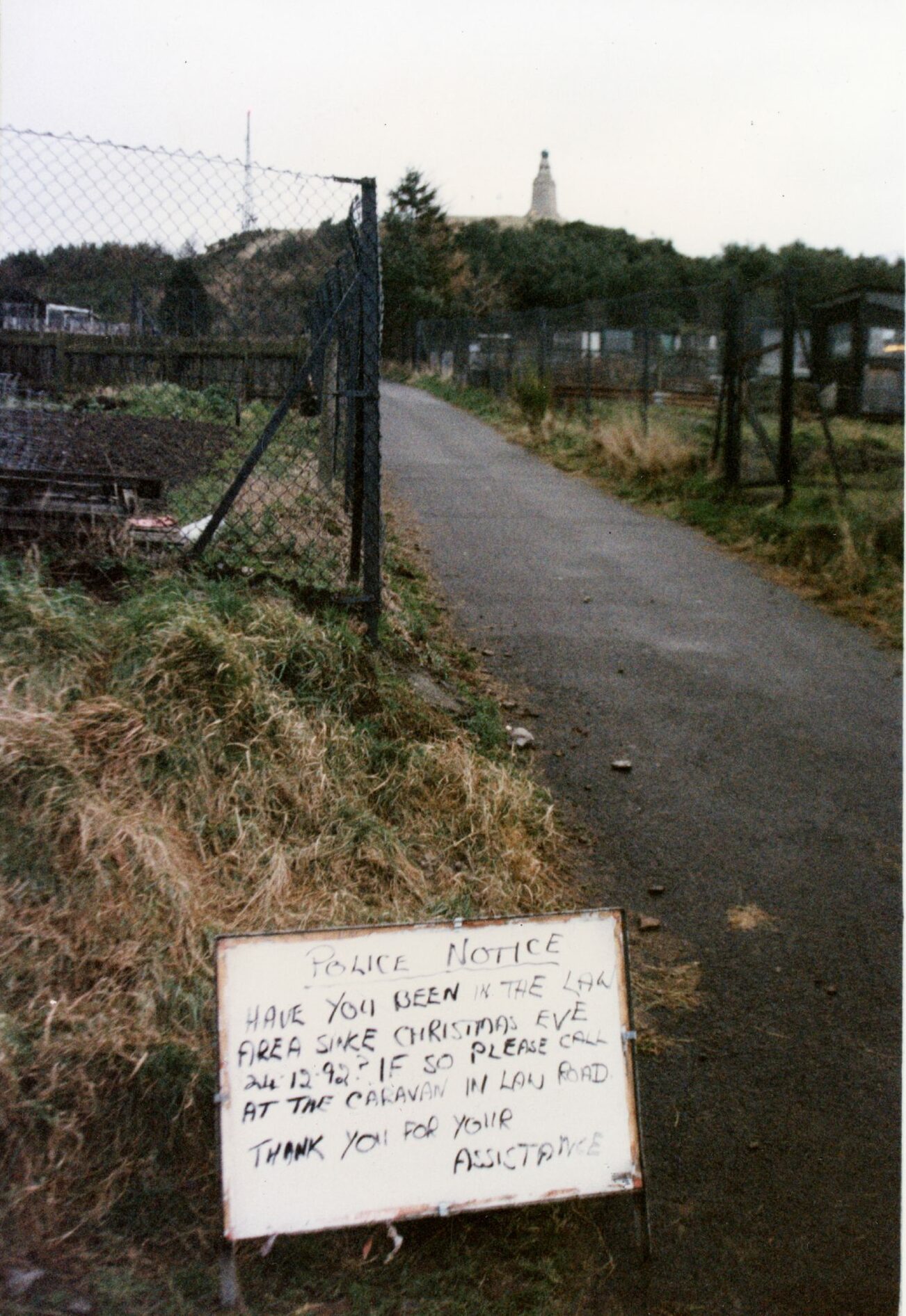 A police notice at an area of allotments in sight of Dundee Law on January 5 1993. Image: DC Thomson.