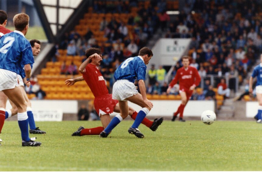 St Johnstone evolved from a part-time squad to a full-time one and defeated Aberdeen 5-0. Image: DC Thomson.