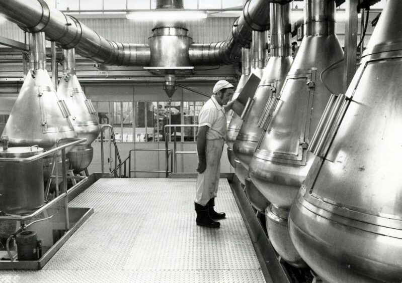 Checking the boiling pans in the Preserve Department of Keiller's in 1982. Image: DC Thomson.