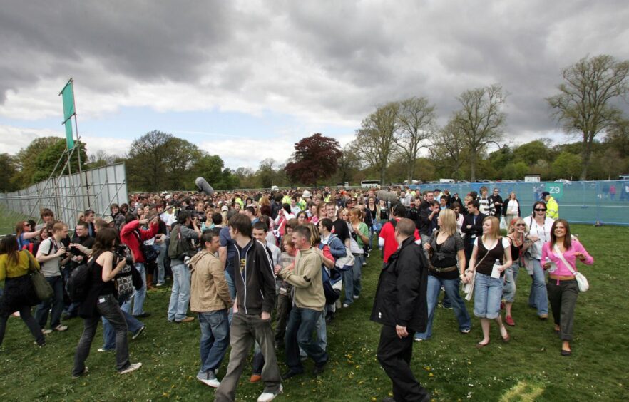 Crowds arriving at Radio 1 Big Weekend in Dundee in 2006