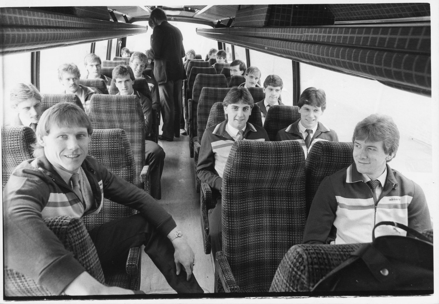 The Dons leave Pittodrie Stadium on their way to Gothenburg. Image: DC Thomson.