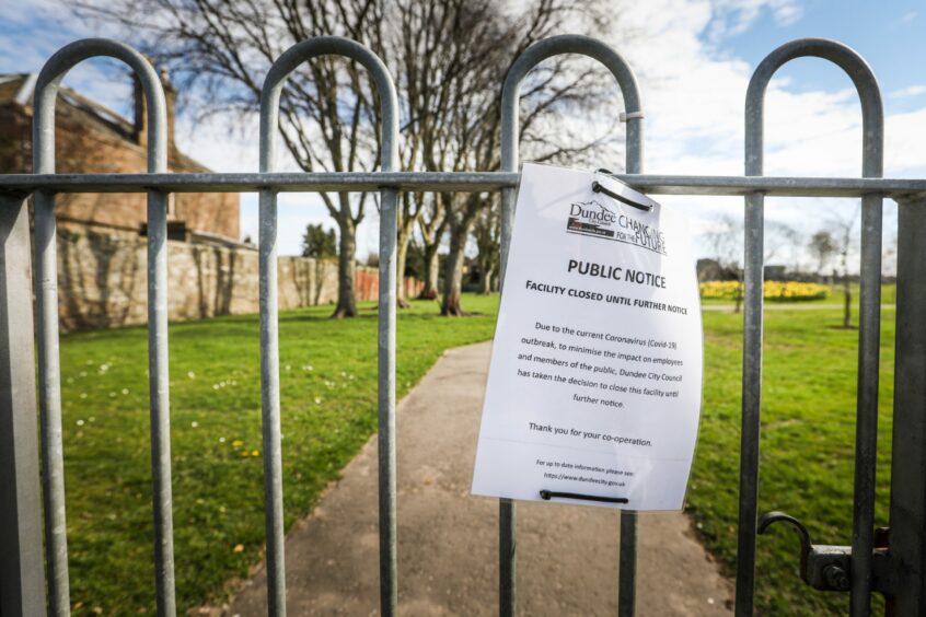 Forthill Park play park facilities were among those closed due to Covid. Image: Mhairi Edwards/DC Thomson.
