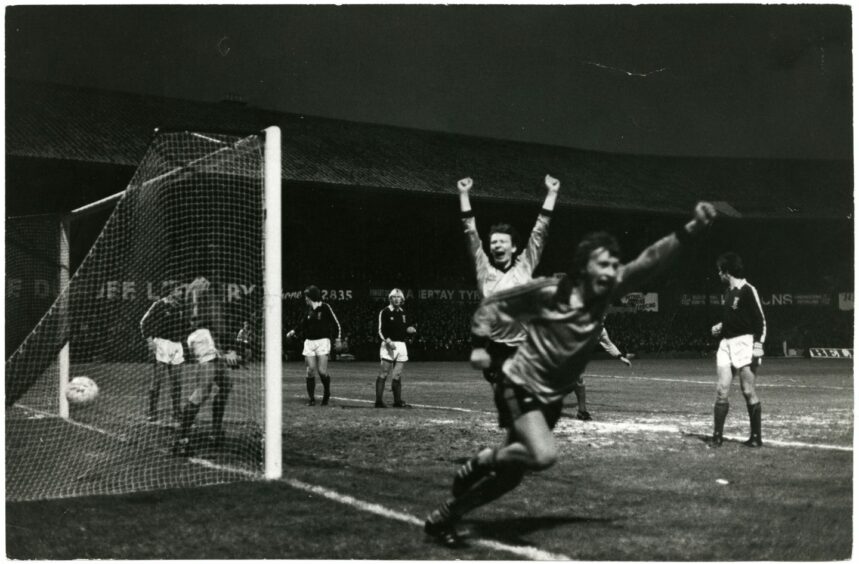 Paul Sturrock scores United's second goal against Dundee in the League Cup final. Image: DC Thomson.