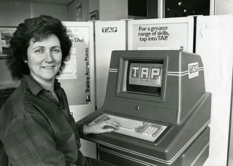 Fiona Greig pictured with the computer in March 1987. Image: DC Thomson.