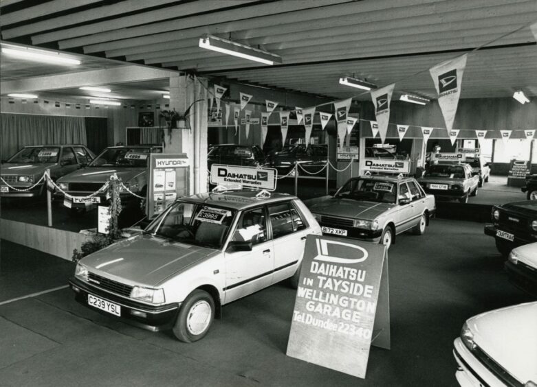 Wellington Garage showroom pictured in September 1987. Image: DC Thomson.