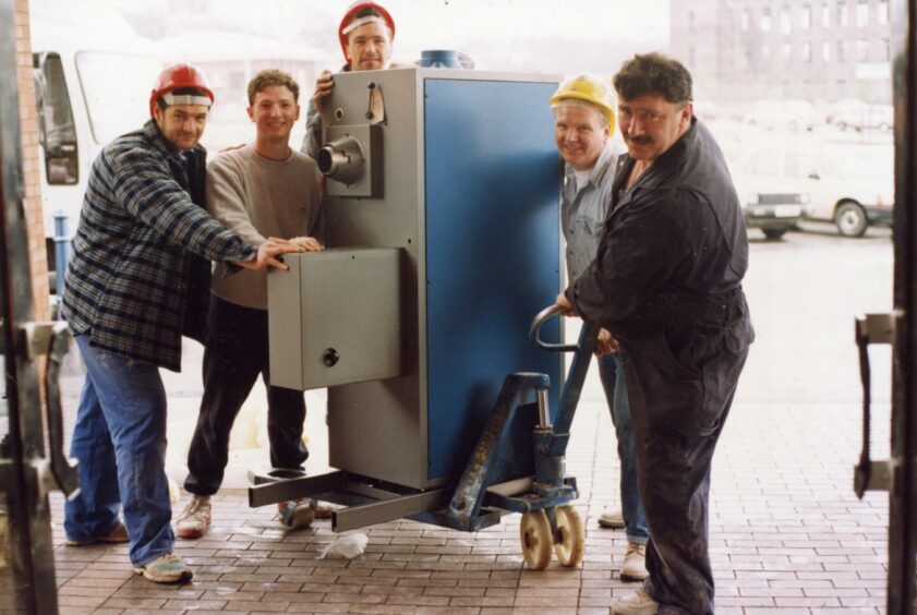 One of the projectors arrives in April 1993 before the opening of the Odeon.