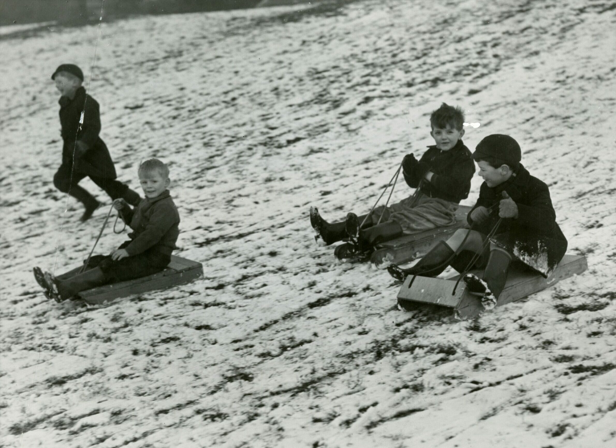 Dundee sledgers at Magdalen Green.