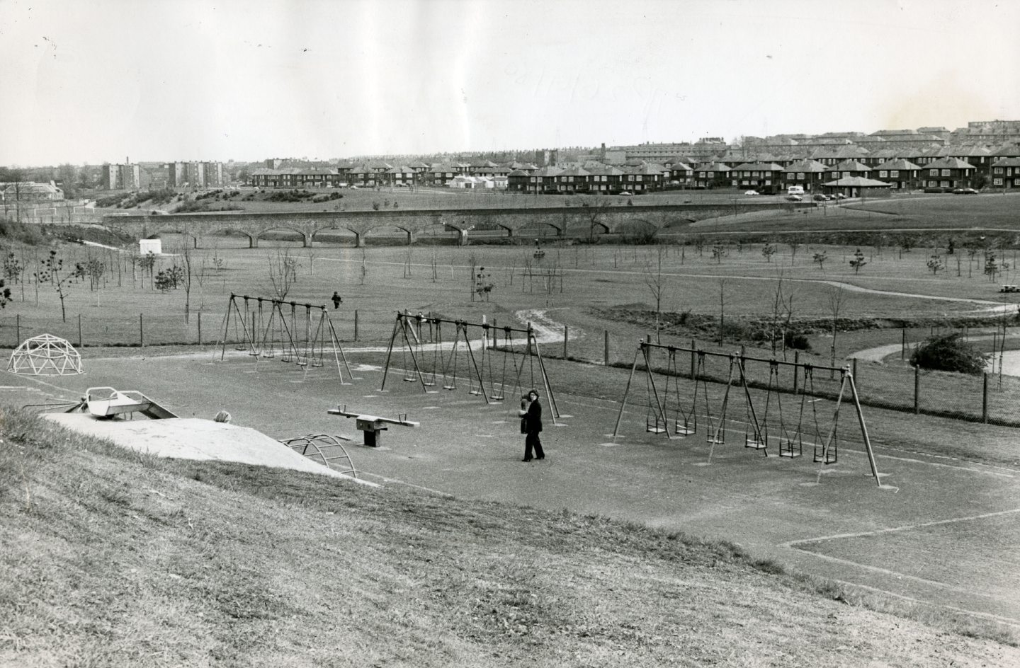 Finlathen Bridge can be seen from Fintry play park in 1980