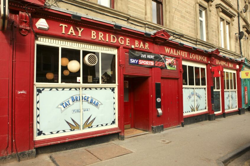 Building exterior of the Taybridge Bar in 2011. Image: DC Thomson.