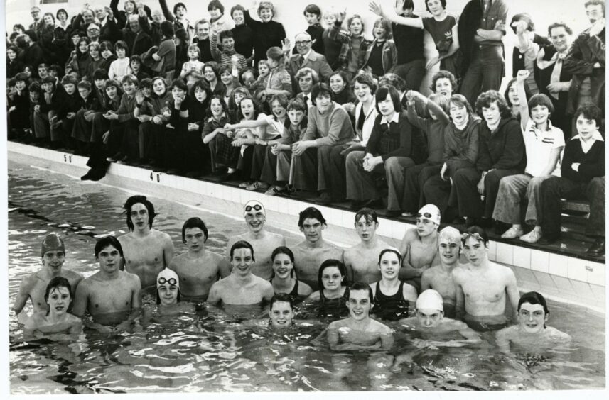 The swim team who broke the world record by swimming 100 miles in 23 hours in 1977. Image: DC Thomson.