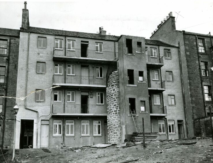 Rear view of tenement houses in Blackness Road which were modernised in 1958. Image: DC Thomson.