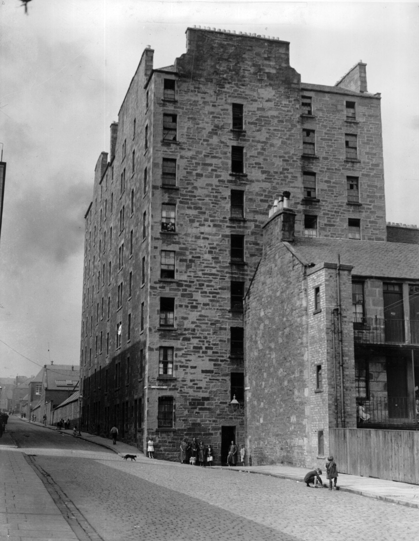 Robertson's Land in Larch Street was Dundee's biggest tenement and housed 500 people. Image: DC Thomson.