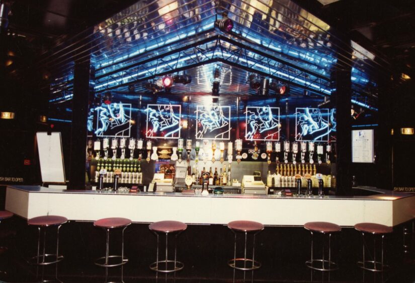 Buddies bar in 1992. Image: DC Thomson.