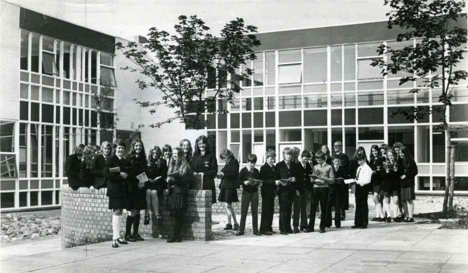 Pupils line up on August 13 1973. Image: DC Thomson.