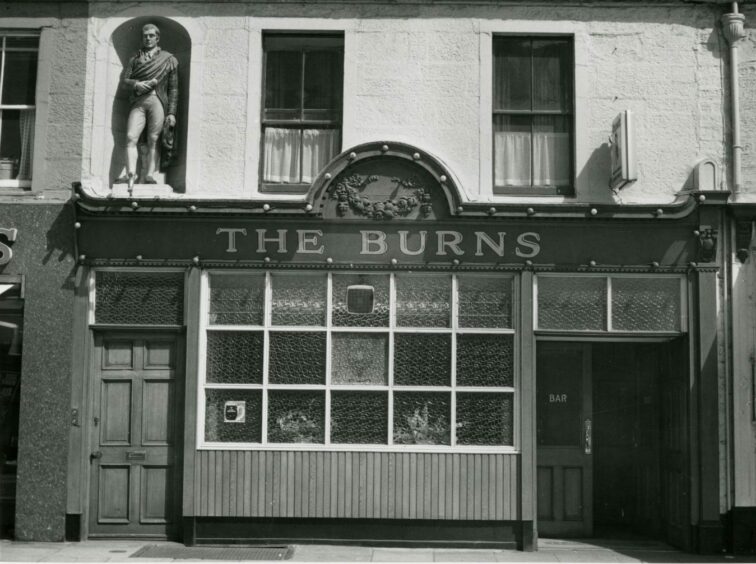The exterior of The Burns Bar in 1979. Image: Supplied.
