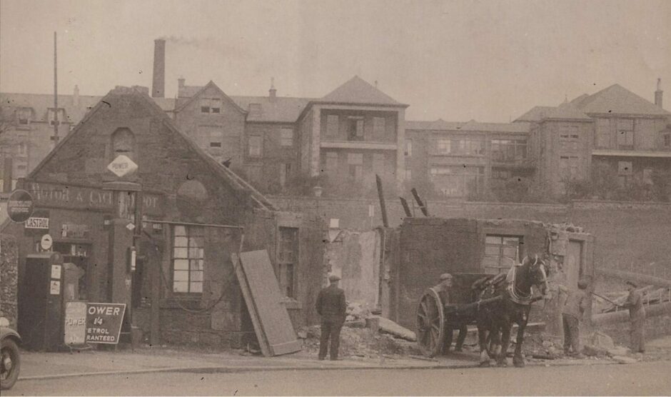 A horse and cart outside The Toll House Garage. Image: Supplied.