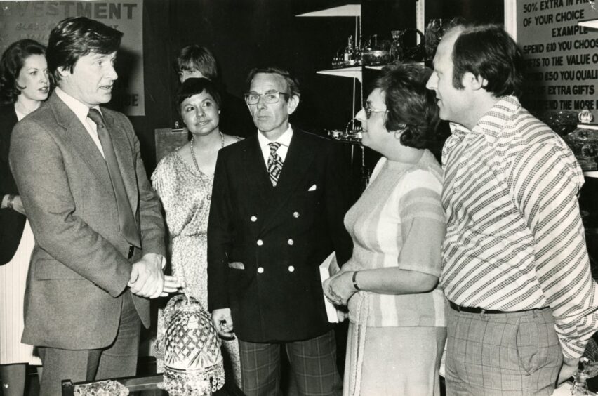 Actor Bill Roache visiting the Dundee Ideal Home and Leisure Exhibition at Caird Hall in 1978. Image: DC Thomson.