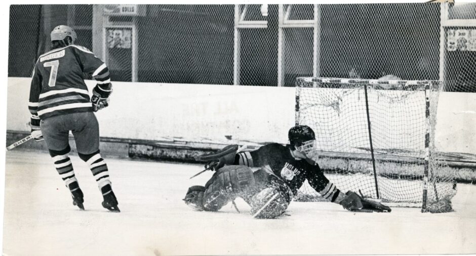 Garry Unger scores his fourth goal for the Rockets against Ayr Bruins in November 1985. Image: DC Thomson.