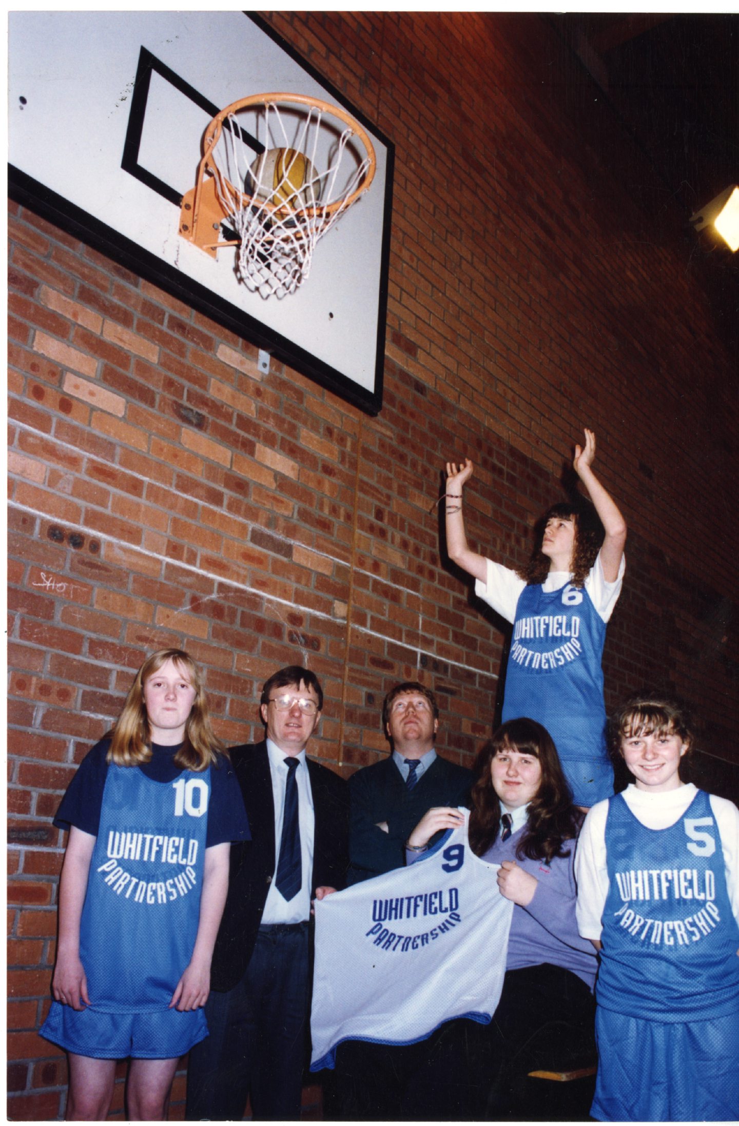 The Whitfield High School basketball team posing for the camera. Image: DC Thomson.