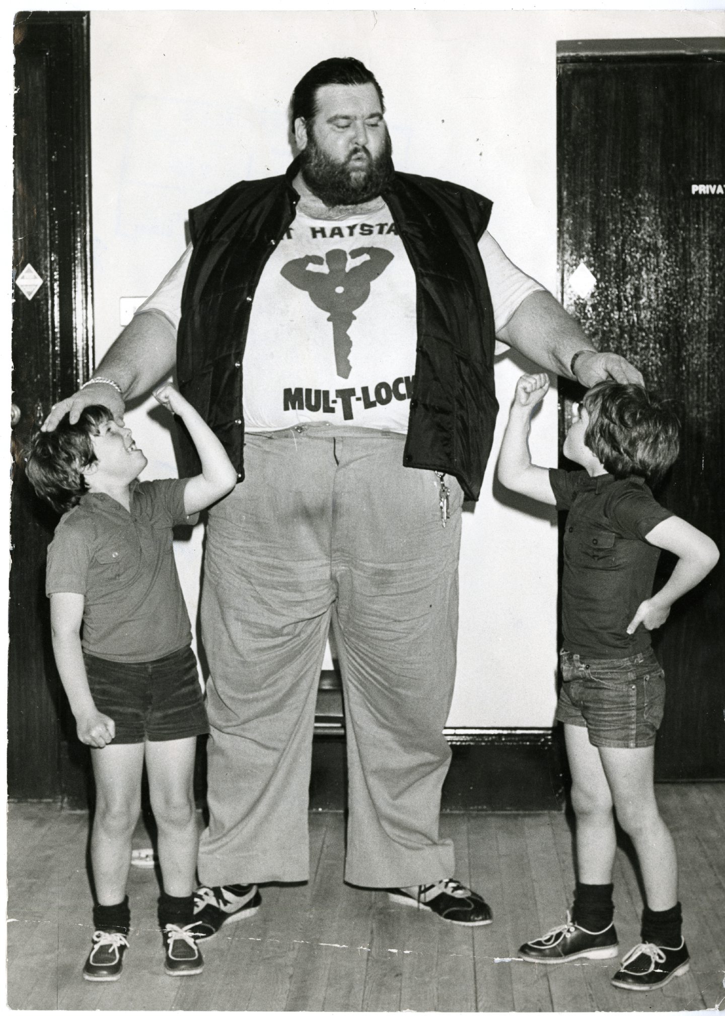 Giant Haystacks, pictured with two young fans, was always a hugely popular figure at the Caird Hall. Image: DC Thomson.