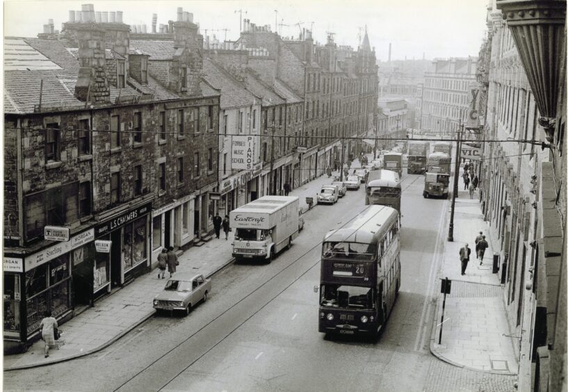Vehicles on Victoria Road, formerly known as Bucklemaker Wynd, in 1968. Image: DC Thomson.