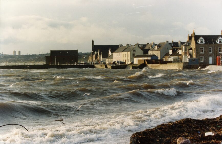 High waves next to the dock in Broughty Ferry in January 1993. Image: DC Thomson.