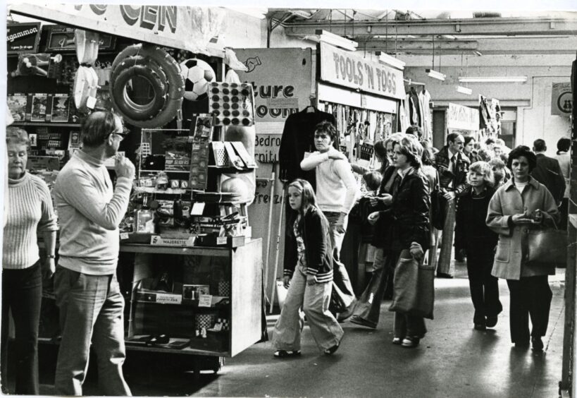 The Dens Road Market in 1977. Image: DC Thomson.