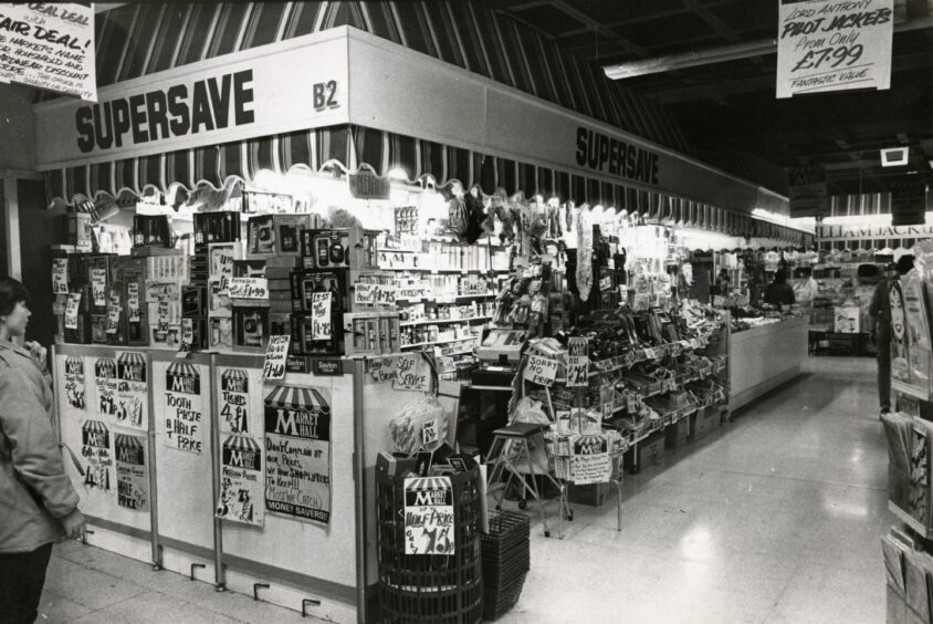 Supersave in the Wellgate Market Hall in 1984. Image: DC Thomson.