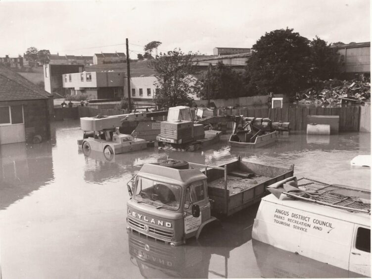 Vehicles partially submerged in Wardmill flooding. Image: Supplied.