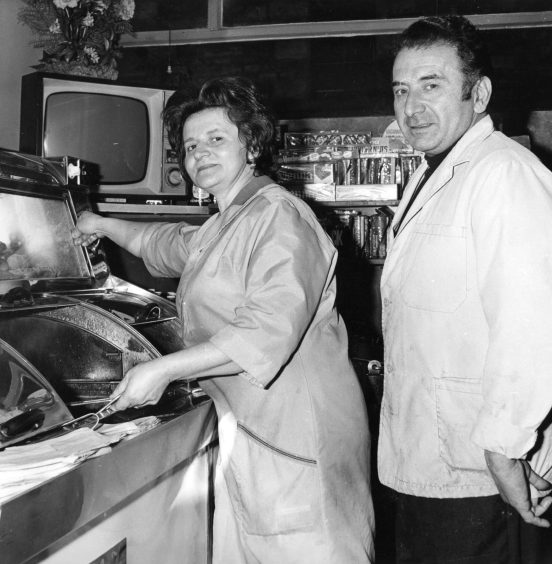 Peter and Matilde at the fryer of the popular shop in 1970. Image: DC Thomson.