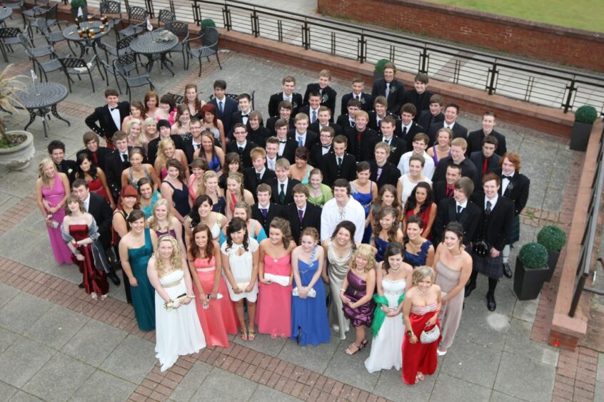An aerial shot of those who went to the prom at Carnoustie Hotel.