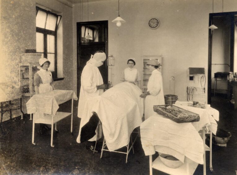 How one of the operating theatres at DRI looked in 1923.