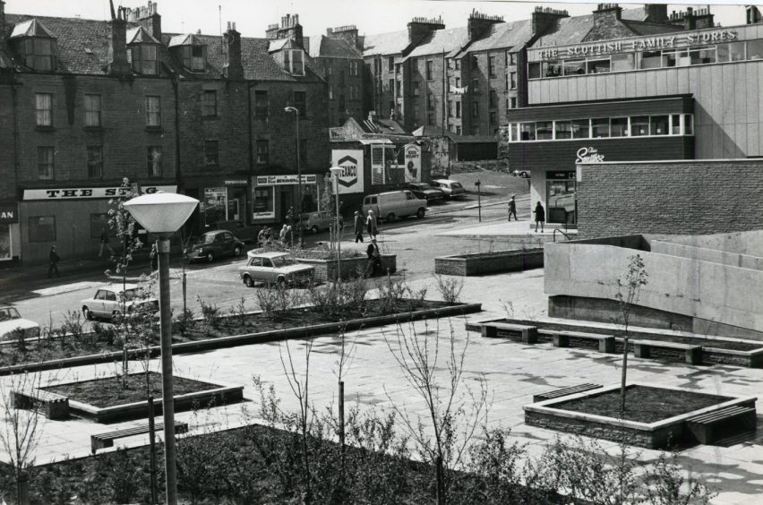 Ann Street Gardens, Dundee, in 1974. 