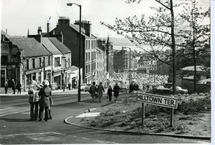 People and cars on Hilltown Terrace in 1974. 