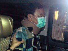 Former Thai PM Thaksin Shinawatra was driven from the hospital to his home (Sakchai Lalit/AP)